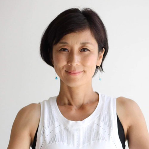 ヨガインストラクター AYA ｜ 初心者でも安心 名古屋のヨガスタジオ